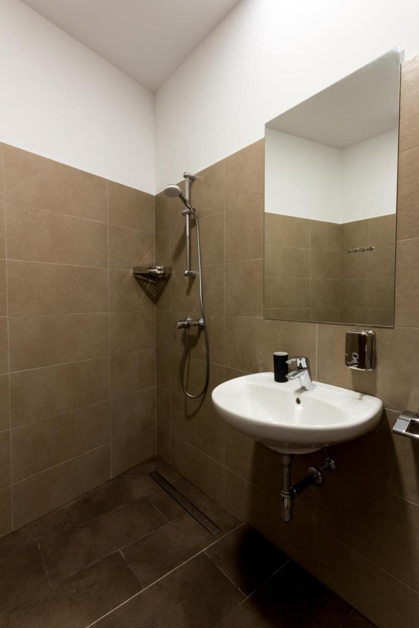 Debo Apartments Naehe Westbahnhof - Contactless Check In Виена Екстериор снимка