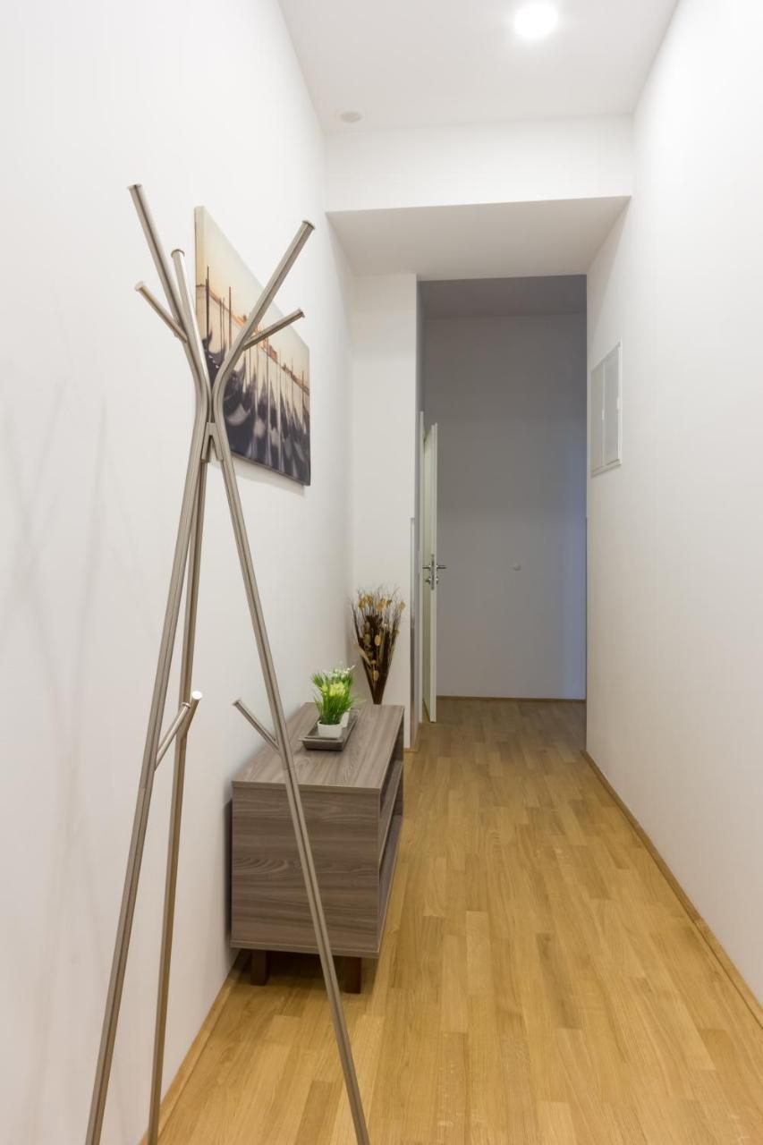 Debo Apartments Naehe Westbahnhof - Contactless Check In Виена Екстериор снимка