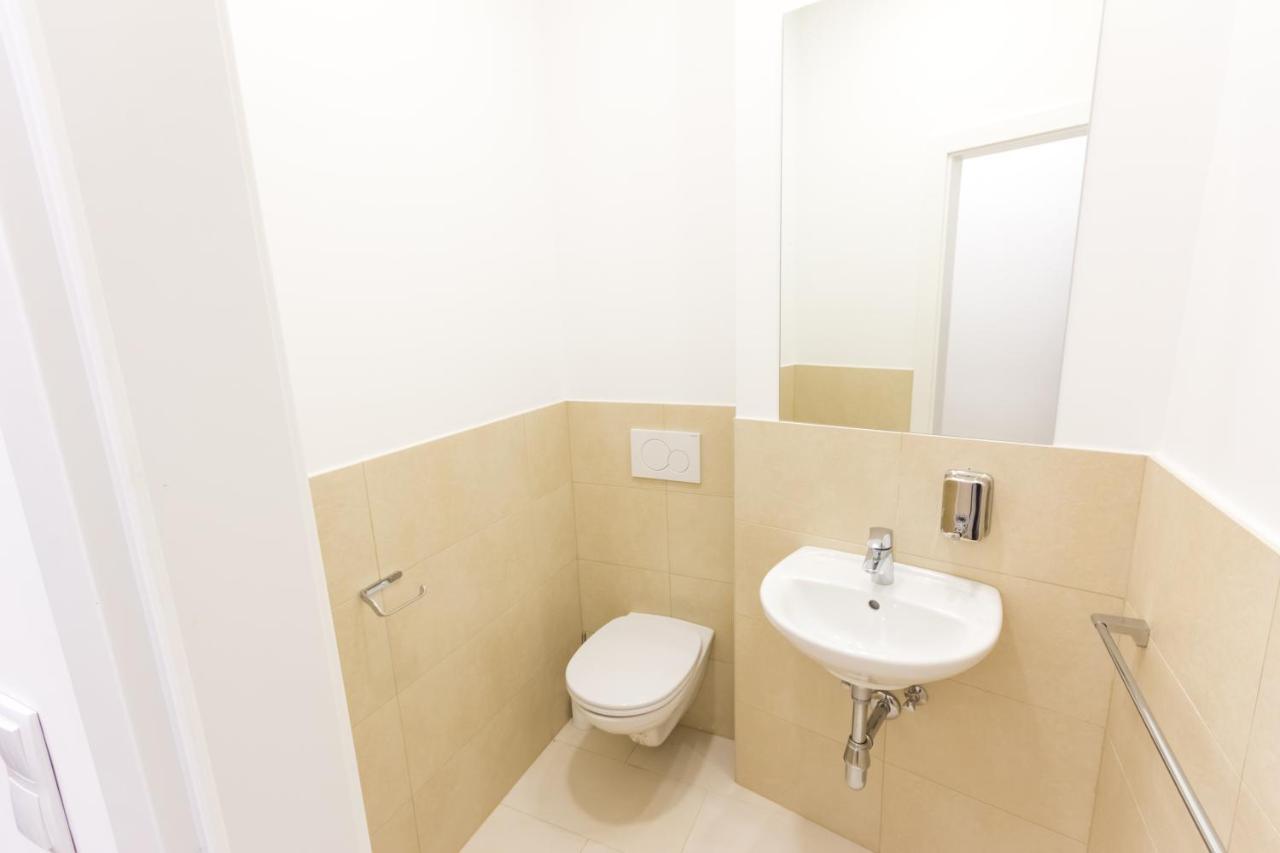 Debo Apartments Naehe Westbahnhof - Contactless Check In Виена Екстериор снимка